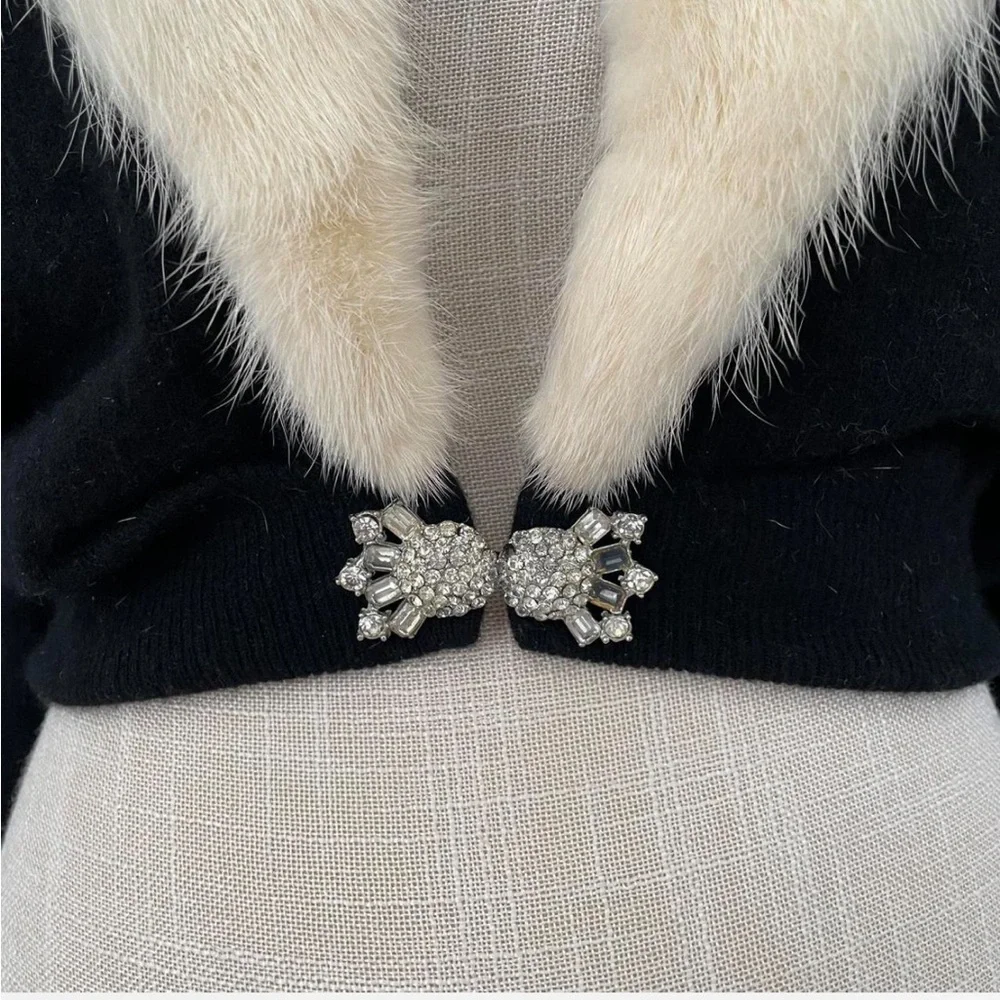 Black Cashmere cropped cardigan jacket with cream mink fur collar - Picture 6 of 8